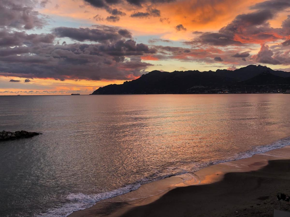 Casa Vacanze Seahorse Salerno Ngoại thất bức ảnh